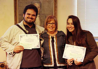 Los ganadores del concurso fotográfico 'Vida Universitaria' reciben sus premios