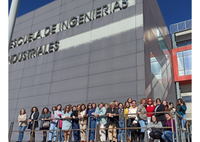 Mujer y Niña en la Ciencia