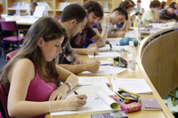 Estudiantes en la Biblioteca General